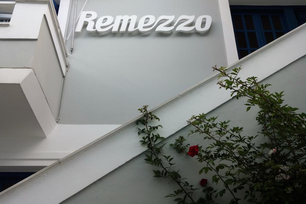 Remezzo Hotel & Studios Pythagóreion Exteriör bild